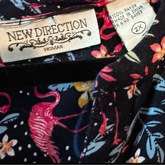 New Direction Woman Long Sleeve Button Blouse Floral & Flamingo Pattern 2X - Picture 6 of 7